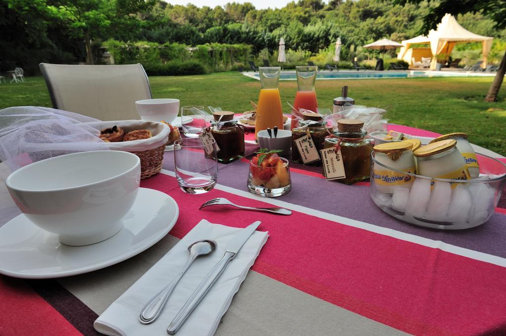 Mas De Lure Bed and Breakfast Salon-de-Provence Buitenkant foto