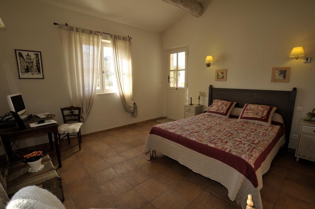 Mas De Lure Bed and Breakfast Salon-de-Provence Buitenkant foto